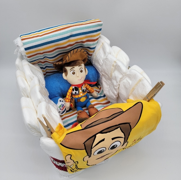 Toy Story - Woody bassinet diaper cake - Picture 2 of 13